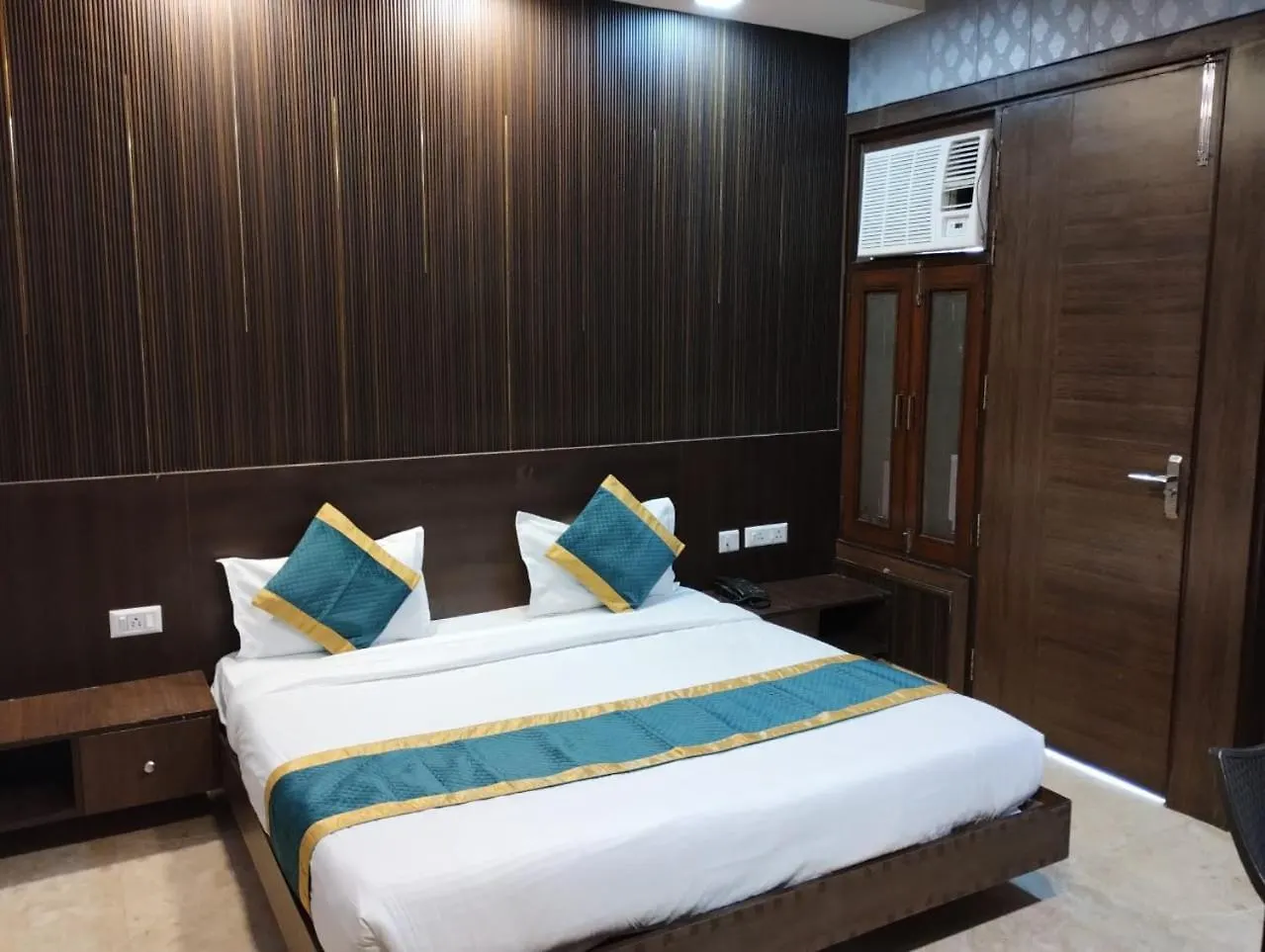 Hotel Rajvansh Palace Gurgaon