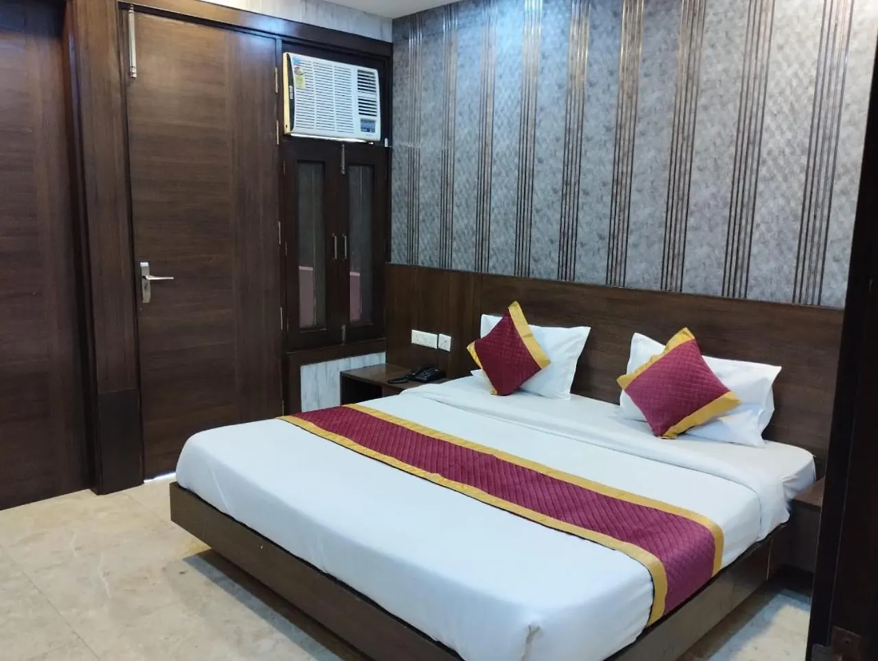 Hotel Rajvansh Palace Gurgaon 3*,