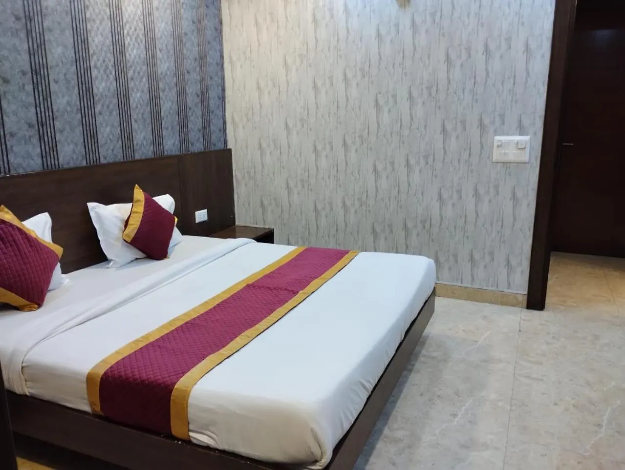 Hotel Rajvansh Palace Gurgaon